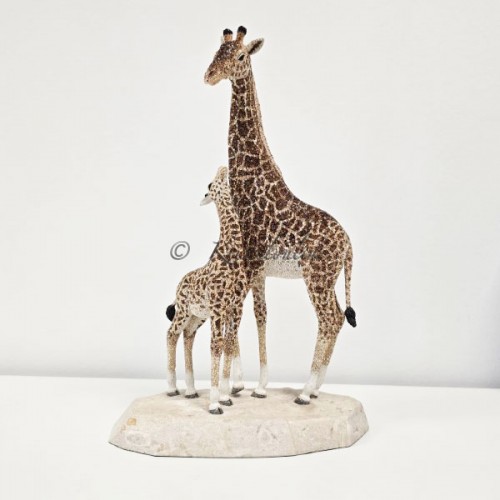 Giraffe mother with child - Kya